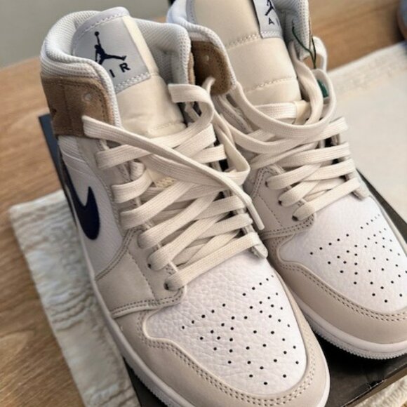 Brand new Jordan 1 Mid Tan Suede Mens 7 / Womens 8.5 - Picture 1 of 3